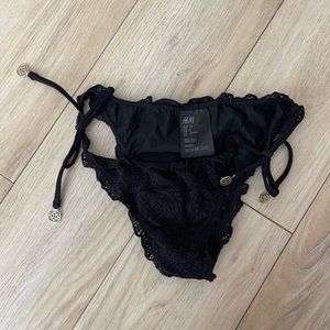 Bikini bottoms Mixin’ 👙